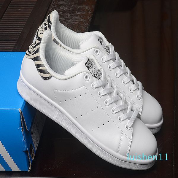 

2020 new men's women's sports small white shoes triple green black white blue red green rainbow stan men's casual shoes fashi