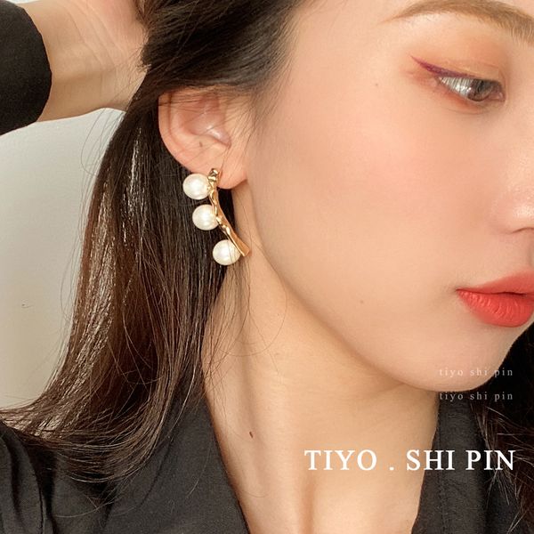 

s925 silver needle pearl pendant fairy air sen super fairy asymmetrical face thin earrings earrings female temperament korea, Golden;silver