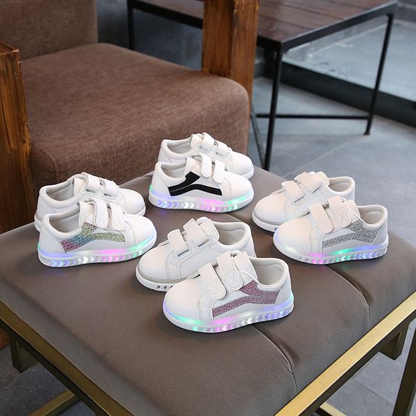 

2019 1 to 3 year old fashion lights shoes baby boys and girls sports shoes non-slip soft infant flat luminous, Black
