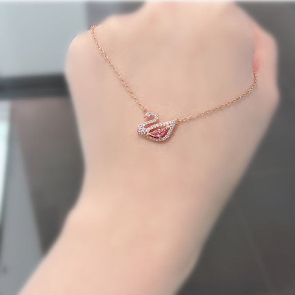 

европа и америка shijia xiaohongshu новая мода rose gold lock кости цепи розовый бриллиант little swan подвеска свежей и очаровательной, Golden;silver