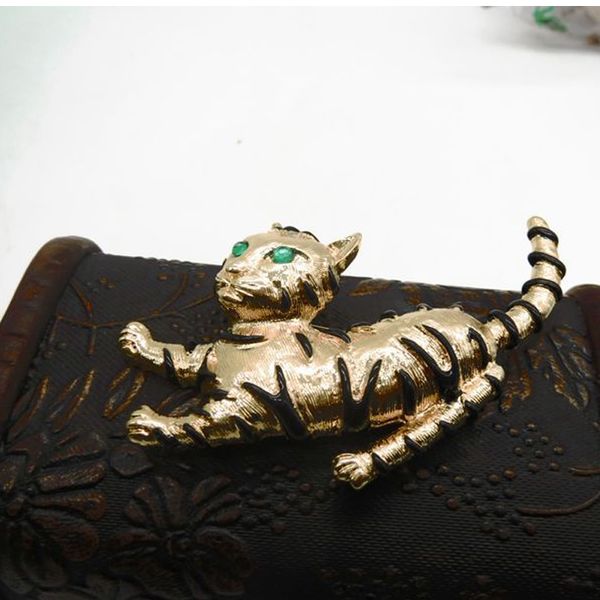 Vintage Aniaml Cat Brooch Mulheres Metal Bonito Gato Broche Terno Lapela Pin Presente Para Amor Moda Jóias Alta Qualidade