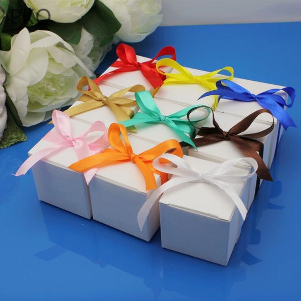 

50pcs/lot square gift box white kraft paper box with ribbon small jewelry present birthday wedding party boxes 5x5x5cm