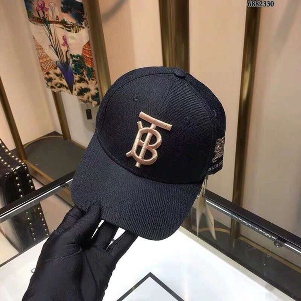 

Knight Вышивка Cap Модная Шапка Дизайнерские Шапки Мужчины Женщина Бейсболка Роскошные Шапки Регулируемый Белый и Черный 2 Цвета Опционально Высокое Качество