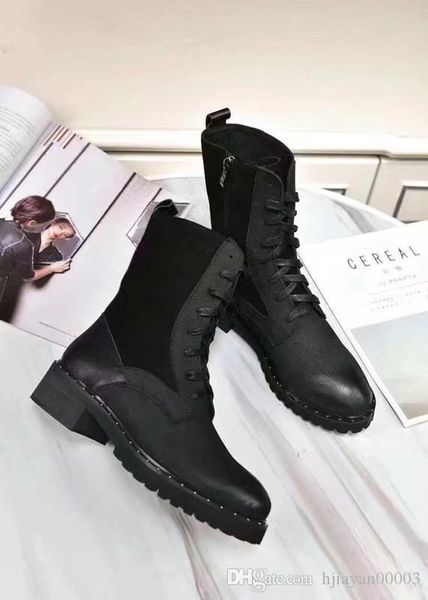 

2019 fashion luxury designer women boots red bottoms women boot girls designer luxury shoes with studded spikes party boots winter cx190803, Black