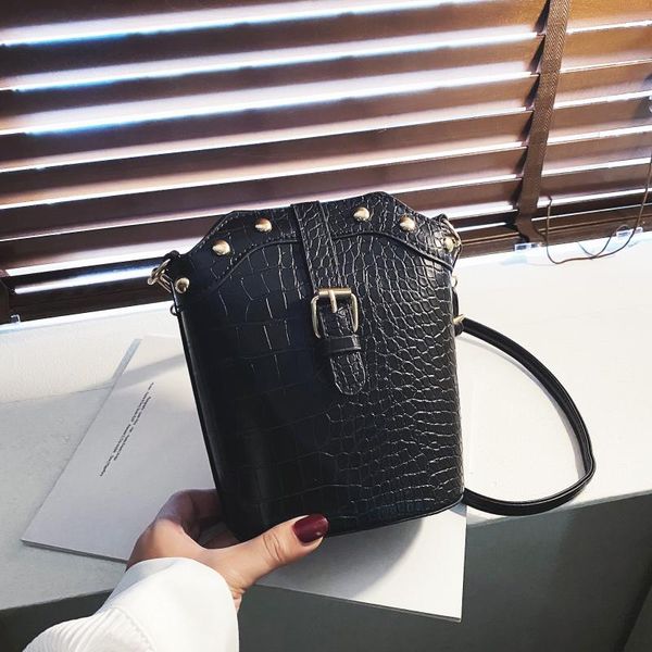 

axukes korean small bag 2020 new women's bag retro rivet mobile phone messenger shoulder mini phone tide