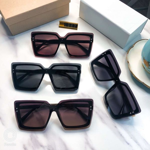 

20ss lady sunglasses fashion designer womens sunglasses beach goggle glasses uv400 d10 9957 4 colors with box, White;black
