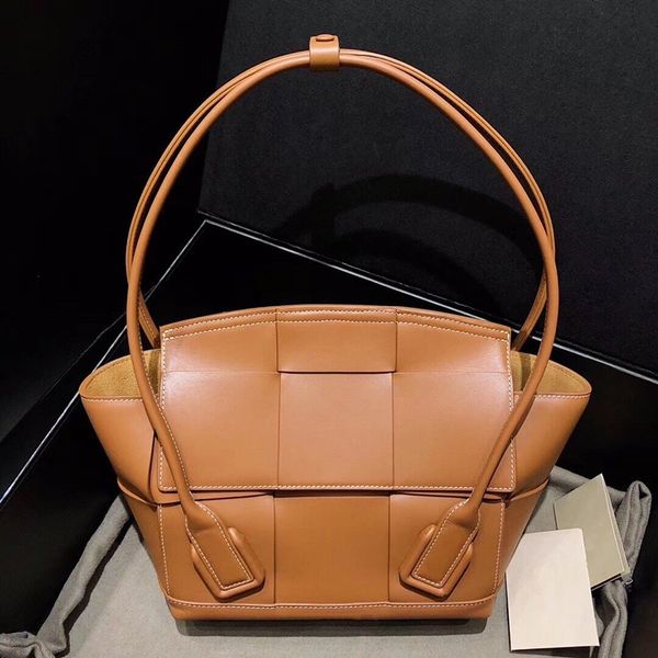 

2020 new large ears dumplings 33 catfish wings under the arms package package shoulder portable leather handbag big bag tide