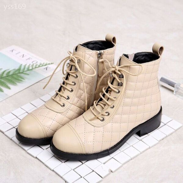 

2019 winter fashion wild new plaid black martin boots female wild england wind leather locomotive fashionable boots single boot women