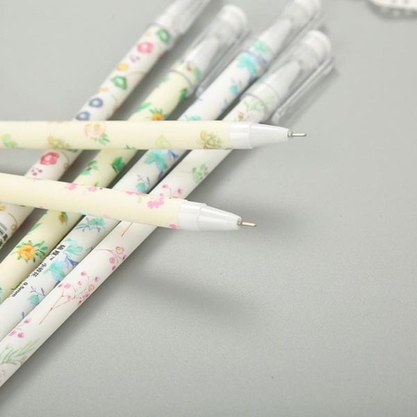 

4pcs/lot kawaii fresh small floral plastic black ink gel pen 0.5mm flower pen students gift prize office school supplies