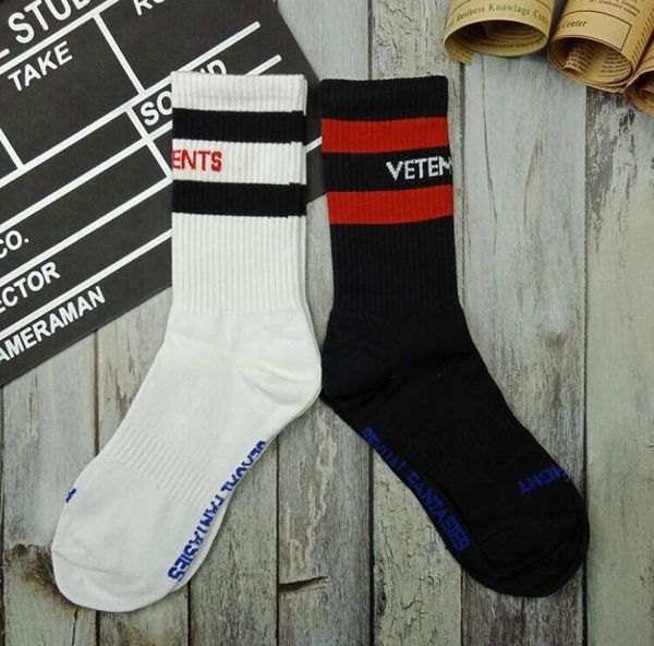 

новое поступление мужчины женщины спортивные носки с буквами хлопок пара роскошные дизайнерские носки для мужчин свободный размер белый черн, Black