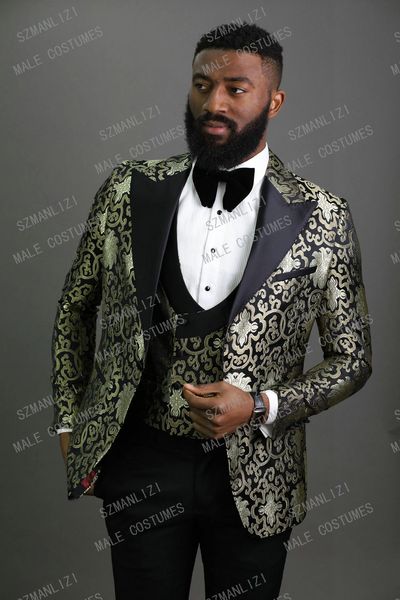 2020 Risvolto con visiera Slim Fit Nero Oro Jacquard Smoking Smoking Dello Sposo Cena Party Suit Uomo 3 Pezzi Abito da Sposa Best Man Suit