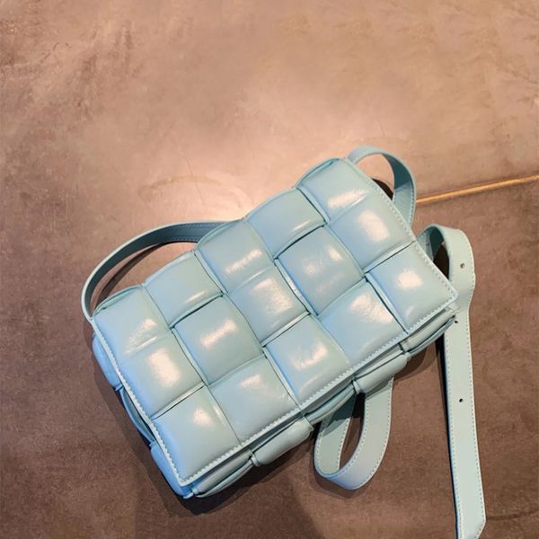 

2020 new small square bag retro fashion shoulder messenger bag casual fashion woven diamond pillow women purse and handbags