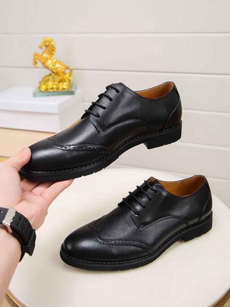

2020 men's casual leather fashion business wedding tie dress shoes, Black;red