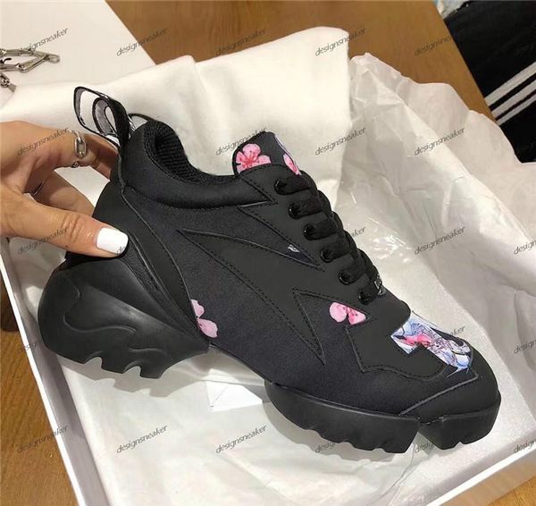 

luxury connect sneaker designer triple sneakers women retro vintage trainers ribbon retro casual shoes black white nude grosgrain ribbonc01