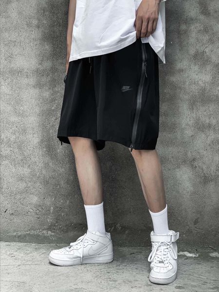 

2020ss mens five-point shorts casual fashion sports technology fabrics smooth feel loose breathable couple beach pants, White;black