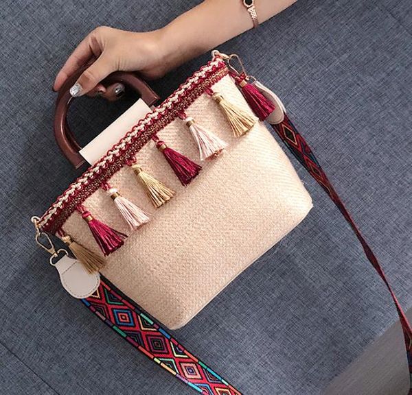 

2020 new beach straw bag ethnic style ribbon tassel beach bag stitching contrast color female bag
