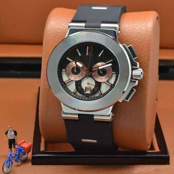 

2019 new exquisite man watch 42mm quartz chronograph mens watches rubber strap solid case back pink gold subdial white bezel wristwatch, Slivery;brown