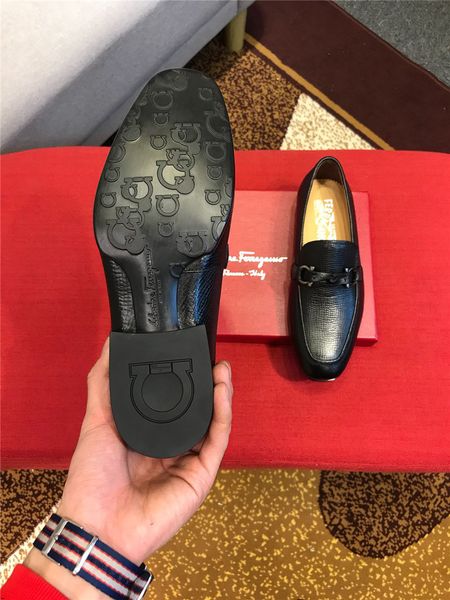 

19ss 2019 spring autumn men formal wedding shoes luxury men business dress shoes men loafers pointy shoes big size 39-45, Black
