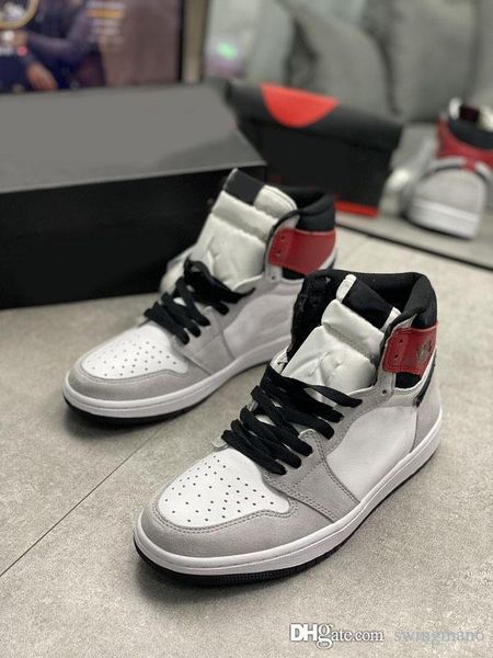 

air aauthentic 1 high og retro white black light smoke grey men basketball shoes 555088-126 varsity red man sports sneakers with box