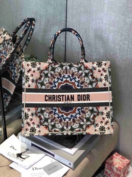 

pure handmade embroidery ladies large capacity shopping bag brand designer high-end customized travel hand-held beach bag fashion leisu
