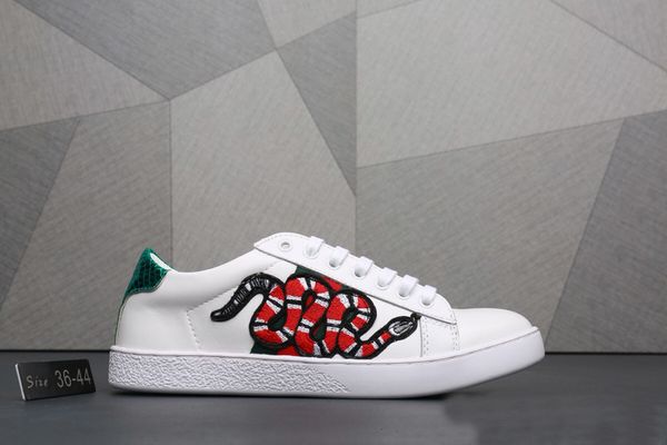 

2020 selling traditional casual shoes, embroidered letters, universe, bee, wolf head, men's shoes, women's shoes, Black;red