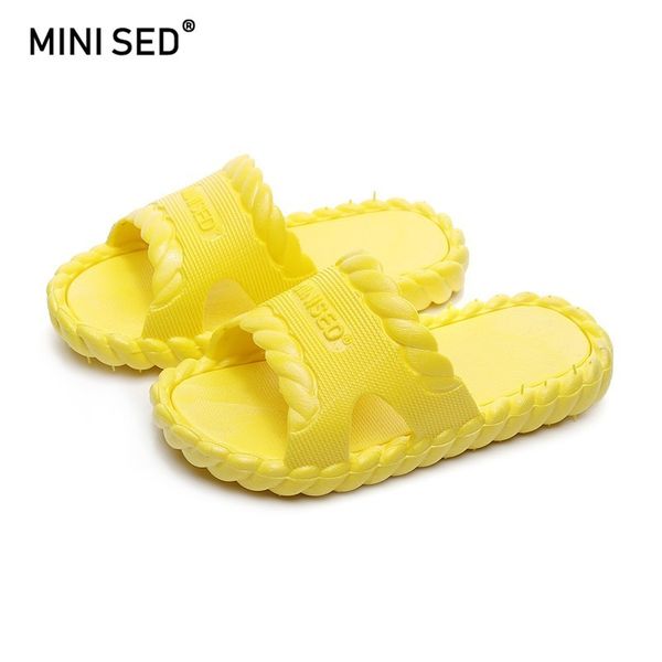 

original design 2019 boy girl candy-colored slippers girls jelly sandals shoes flip flop kids cartoon girl beach mini melissa, Black;red