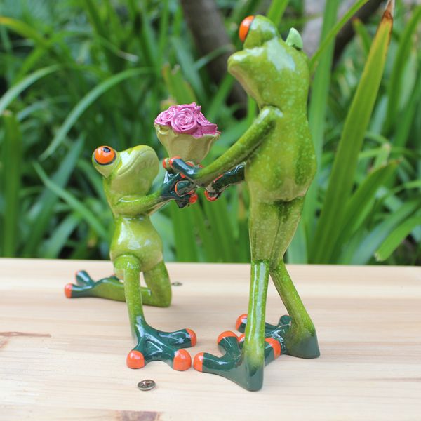 

frog decoration animal resin crafts lay flowers figurines kawaii crafts wedding decoration love cute couple figurine