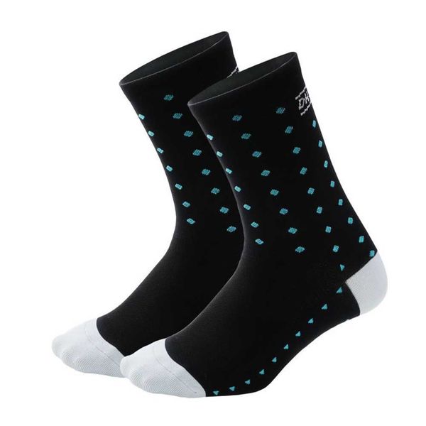 

1 pair soft outdoor sports anti slip sweat absorbing nylon running breathable wear resistant middle tube climbing cycling socks, Black