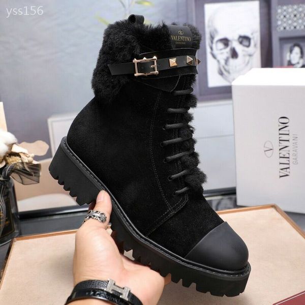 

2020 new winter and autumn hairy boots flat snow boots high-end women's shoes with classical martin boot fur snow boots female, Black
