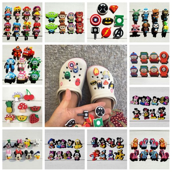 

бесплатные dhl / ems 1000 шт. мстители супер марио соник и т. д. пвх подвески обуви пряжки обуви fit браслеты croc jibz обуви украшения, White;pink