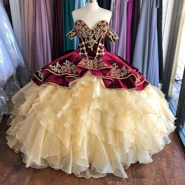 

burgundy velvet quinceanera dresses 2020 organza ruffles tiered prom dresses off the shoulder embroidered lace princess evening gowns al3708, Blue;red
