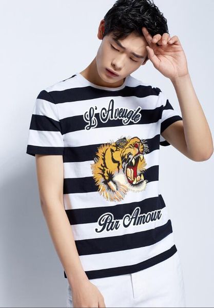 

new stylish summer men's cotton t-shirt luxury black and white large stripe design t-shirt men's polo shirts