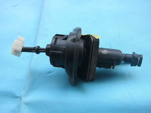 

clutch master cylinder for 3 2.0 2003-2010 5 2005-2010 oem:bp4k-41-400d