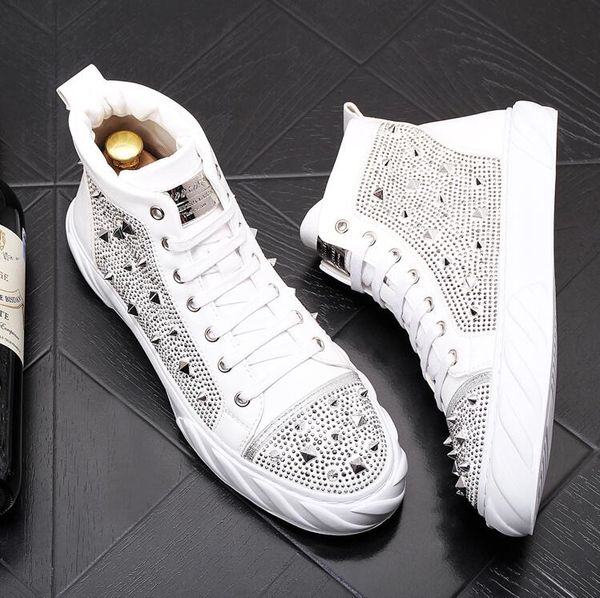 

luxury men rivets sneakers fashion trend rivets men shoes punk spikes designer sneakers men casual shoes zapatillas hombre cu05, Black