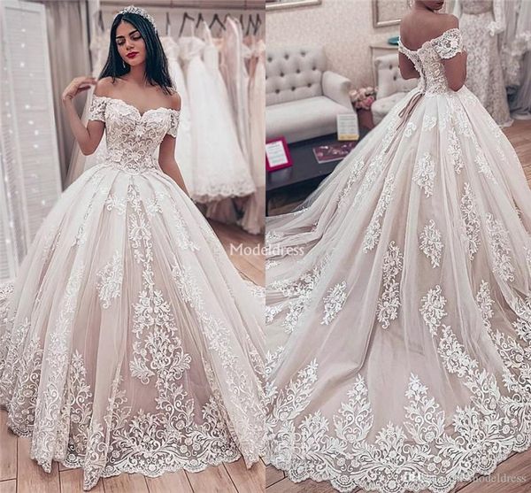 

Романтический Arabric Кружева Свадебные платья с плеча Поезд стреловидности Страна