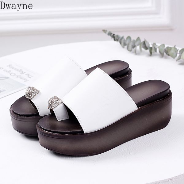 

2020 new women's sensed toe sponge cake with thick bottom and wedges, Black