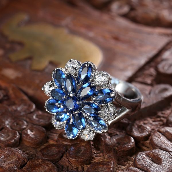 

exquisite flower crystal stone ring for women fashion bridal wedding party ring queen princess engagement jewelry ring female, Slivery;golden