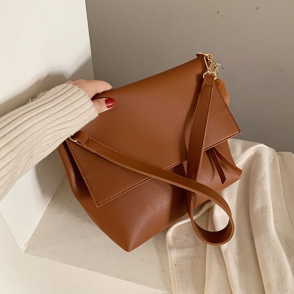 

western style shoulder bag retro autumn and winter 2019 new wild female messenger bag bucket simple fashion