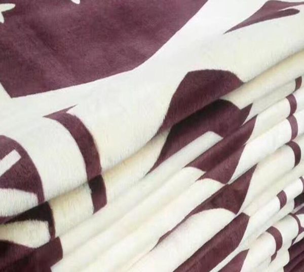 

Классический коричневый цветок известный узор одеяло фланель флис толстый одеял
