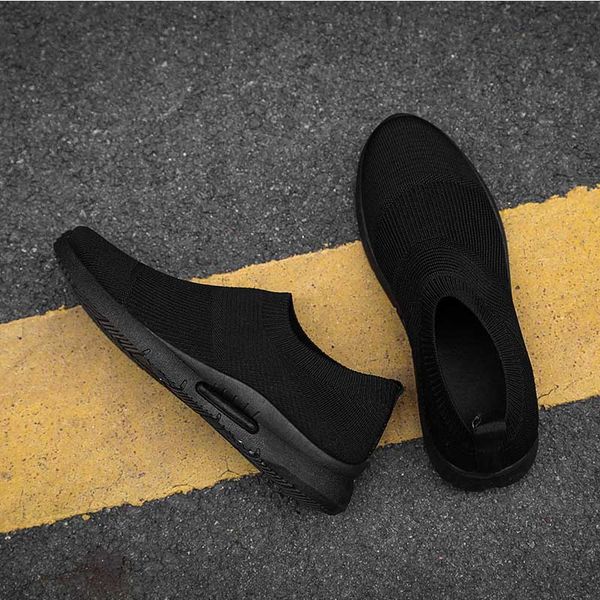 

2019 men causal shoes all white black comfortable designer shoes black white fly outdoor jogging walking sneakers sports shoes size 39-44