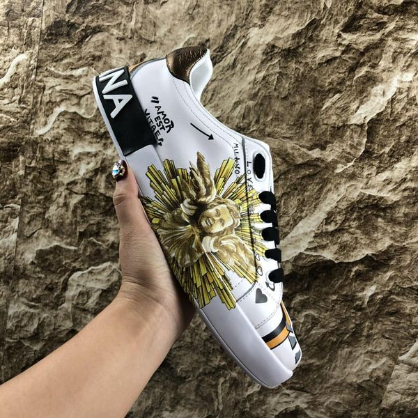 

Dolce gabbana 13 new fa hion luxury men 039 hoe with box and women 039 luxury neaker men 039 ca ual hoe red tripe, Black