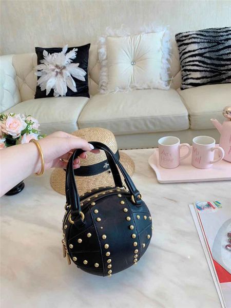 

2019 women designer luxury handbags round bag classical style crossbody messenger shoulder bags purses dust bag box