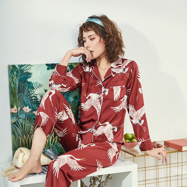 

2019 spring and summer new pajamas feminine thin section crane printing home set simulation silk lapel cardigan women sleepwear, Black;red