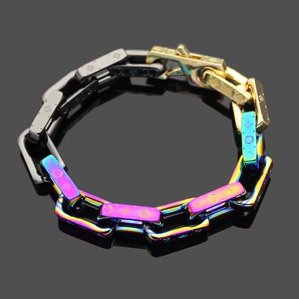 

2019 luxury new fashion brand bracelet v letter titanium steel colours temperament men gold bracelet wholesale, Golden;silver