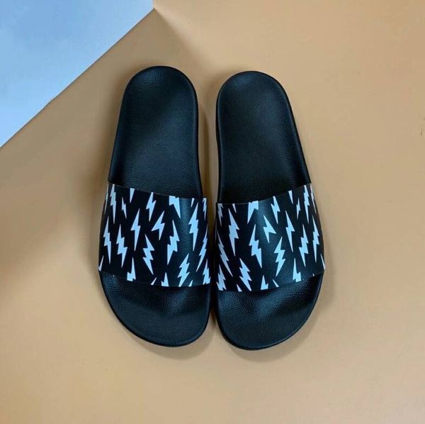 

2019 newmale money summer casual flops home non-slip comfort slippers new fashion slippers luxury goods size 38-45, Black