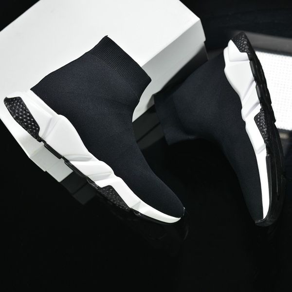 

2019 de igner ock men women neaker fa hion hoe black white red glitter green pink flat men trainer runner ca ual hoe ize 36 45