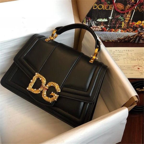 

Fa hion letter buckle women handbag trendy pearl ornament female houlder bag outdoor per onality charm lady cro body bag