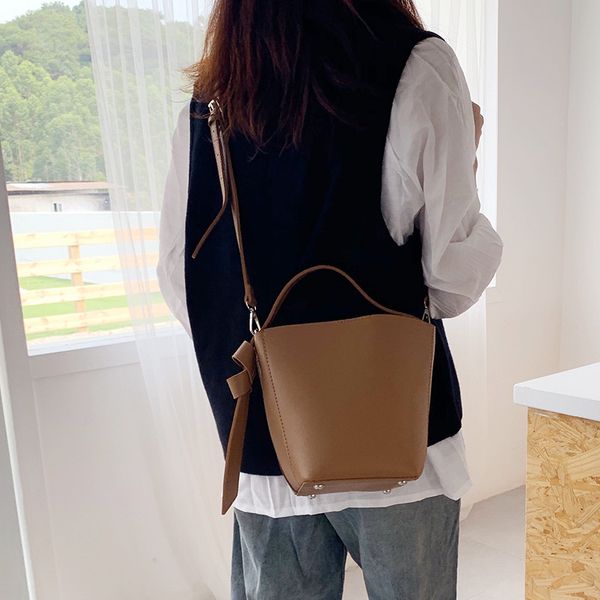 

2020 simple large-capacity pure color mother and daughter bag korean version of ins super fire shoulder messenger bag