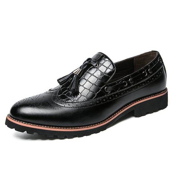 

2020 new foreign trade tassel small leather shoes men crocodile tassel brock mens shoes british pointed platform small leather shoes mens ho, Black