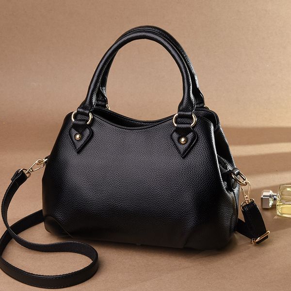

2019 new fashion messenger bag women's middle-aged women's casual handbags